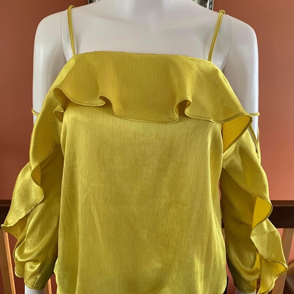 GUESS Cold Shoulder Lace Up Nia Top - Picture 3 of 11